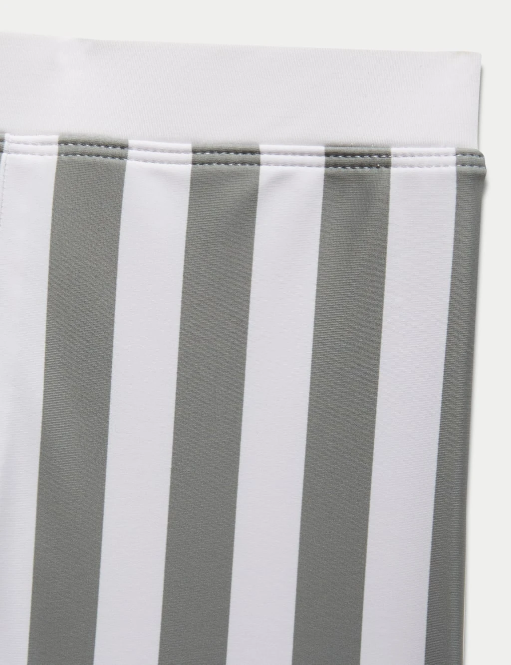 2pc Rash Vest & Swim Shorts Set (0 Mths-6 Yrs) 8 2pc Rash Vest & Swim Shorts Set (0 Mths-6 Yrs) - Image 8