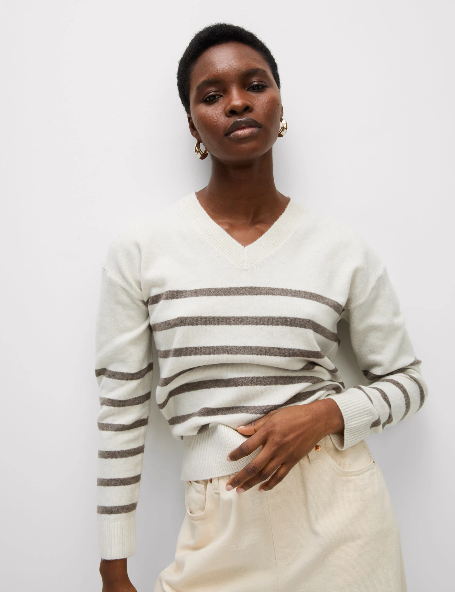 Air-Yarn Striped V-Neck Jumper 5 Air-Yarn Striped V-Neck Jumper - Image 5