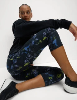 Go Train High Waisted Cropped Gym Leggings -Marksandspencer Sale Store Go Train High Waisted Cropped Gym Leggings 3