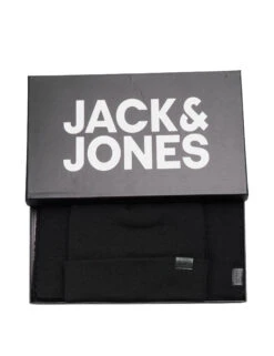 Jack & Jones Knitted Hat And Scarf Gift Set