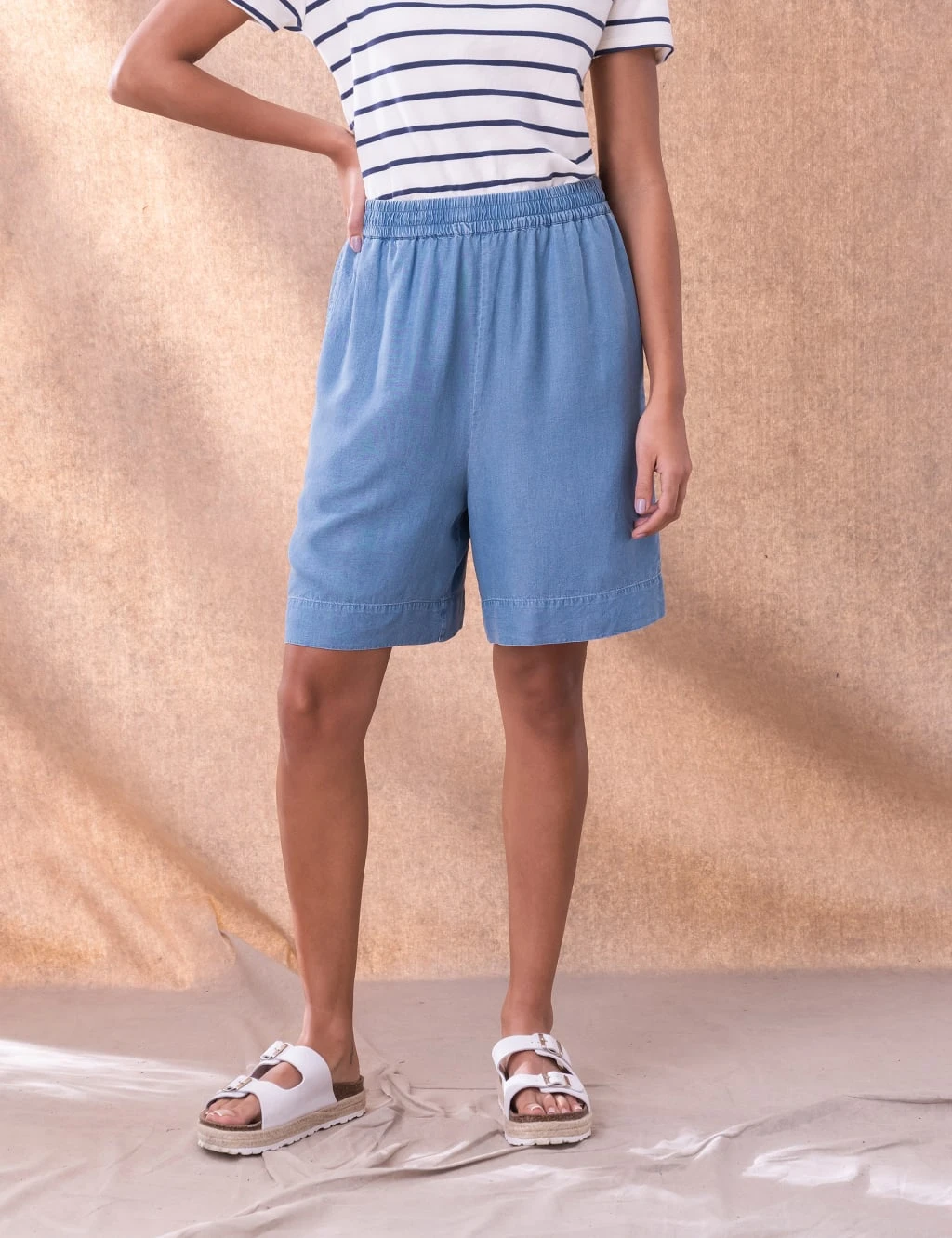 Celtic & Co. Pure Tencel™ Shorts 3 Celtic & Co. Pure Tencel™ Shorts - Image 3