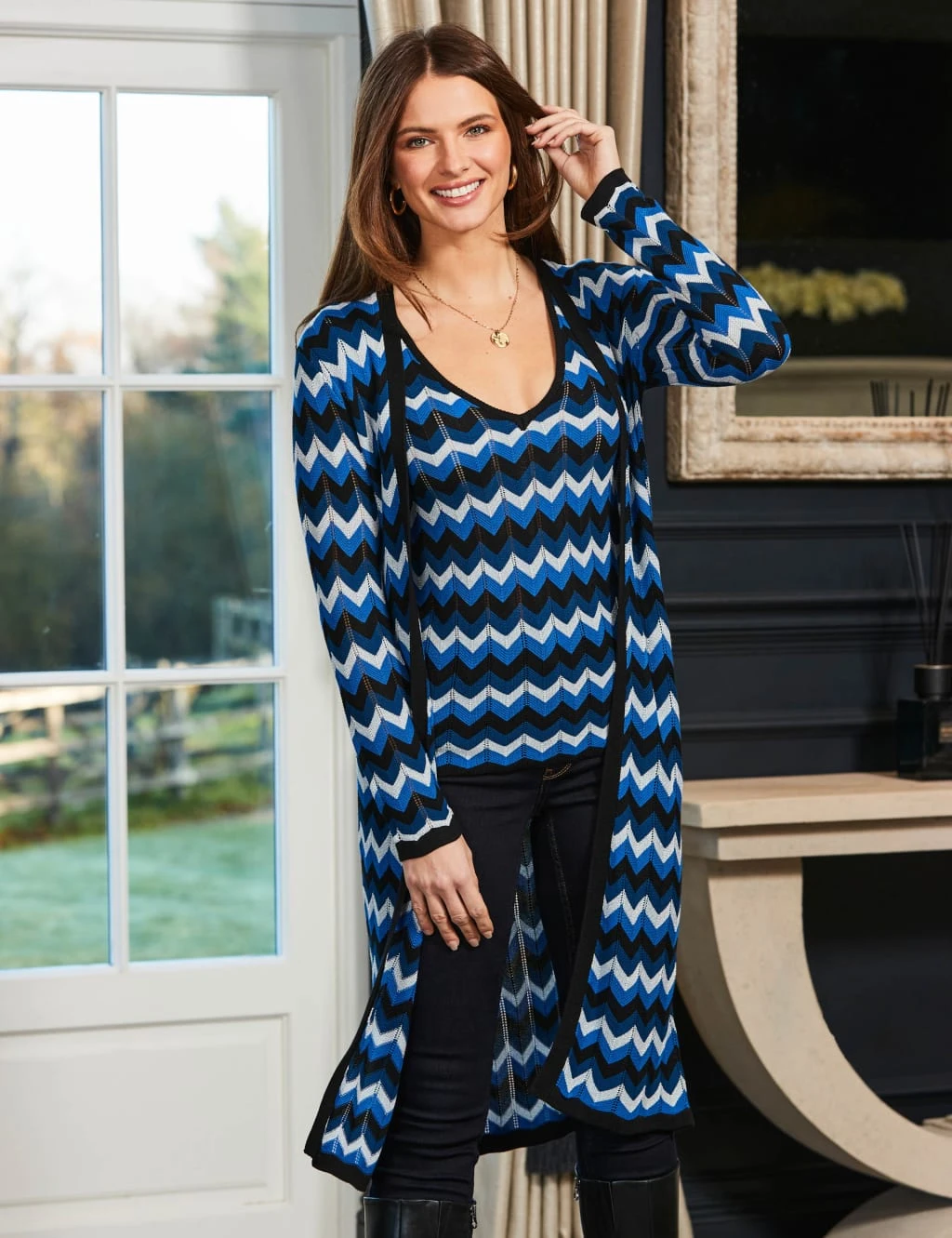 Chevron Print V-Neck Relaxed Knitted Top 4 Chevron Print V-Neck Relaxed Knitted Top - Image 4