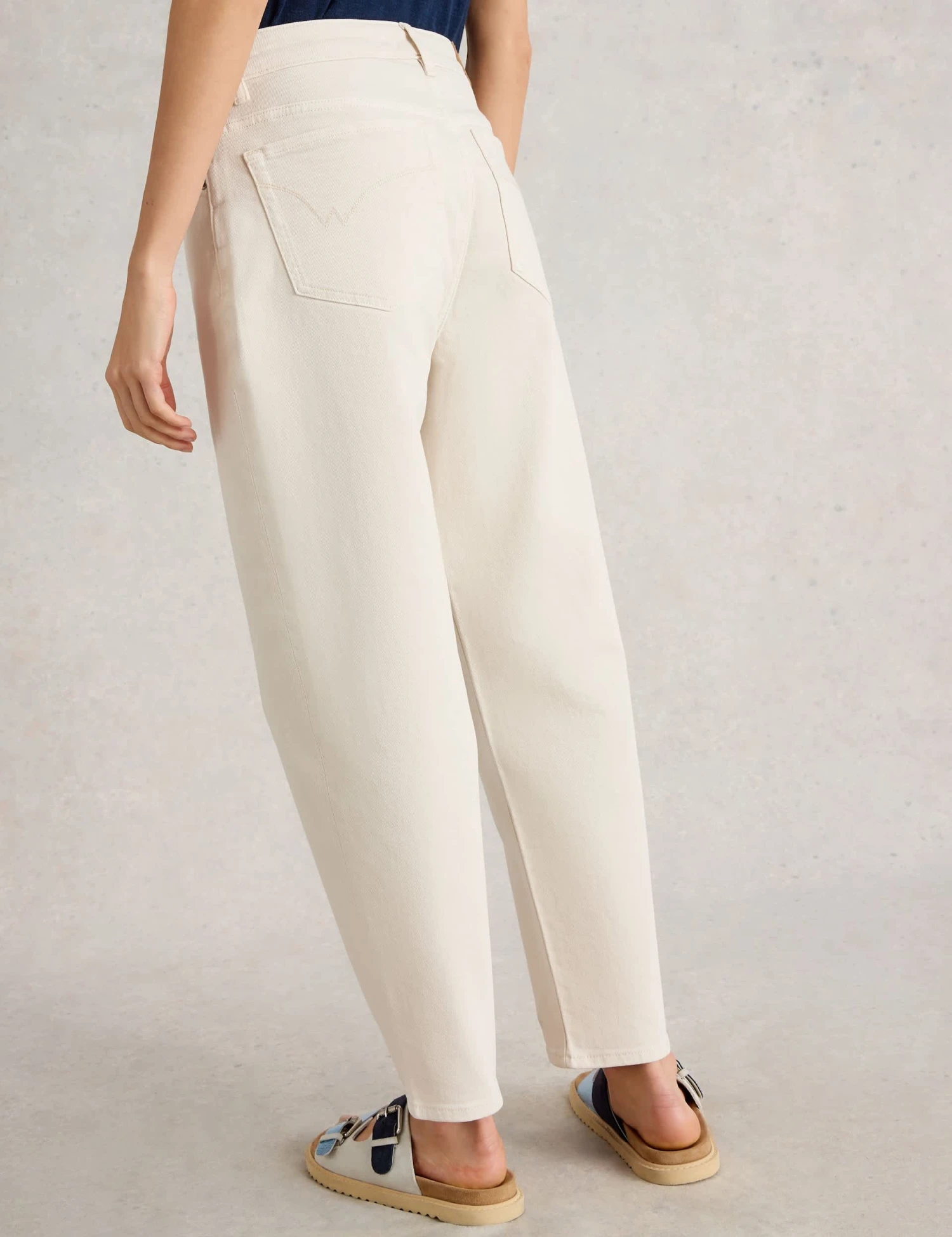 WHITE STUFF Mid Rise Tapered Cropped Jeans 3 WHITE STUFF Mid Rise Tapered Cropped Jeans - Image 3