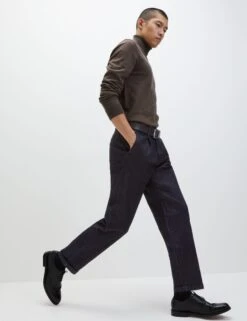 Relaxed Tapered Fit Single Pleat Jeans