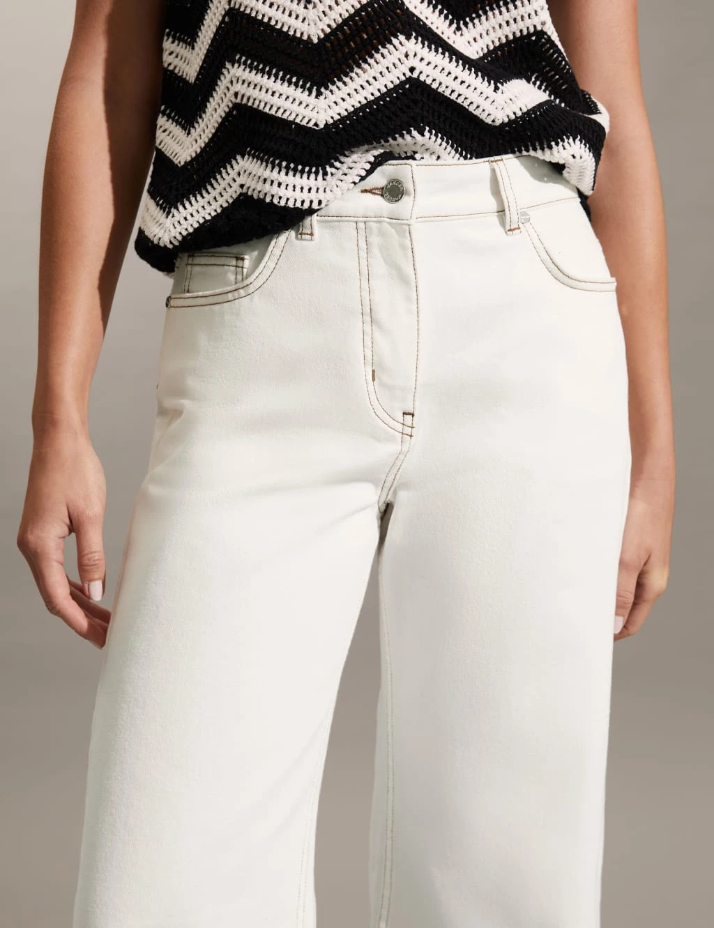 Jaeger High Waisted Wide Leg Cropped Jeans 4 Jaeger High Waisted Wide Leg Cropped Jeans - Image 4