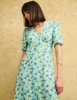 Floral V-Neck Shirred Midi Tea Dress 5 Floral V-Neck Shirred Midi Tea Dress -Marksandspencer Sale Store SD 10 T82 6510 ZZ X EC 1