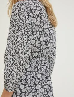 Floral V-Neck Wrap Blouse 9 Floral V-Neck Wrap Blouse -Marksandspencer Sale Store SD 10 T83 5510W Y4 X EC 3