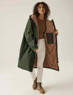 Regatta Waterproof Hooded Changing Robe -Marksandspencer Sale Store Waterproof Hooded Changing Robe 2