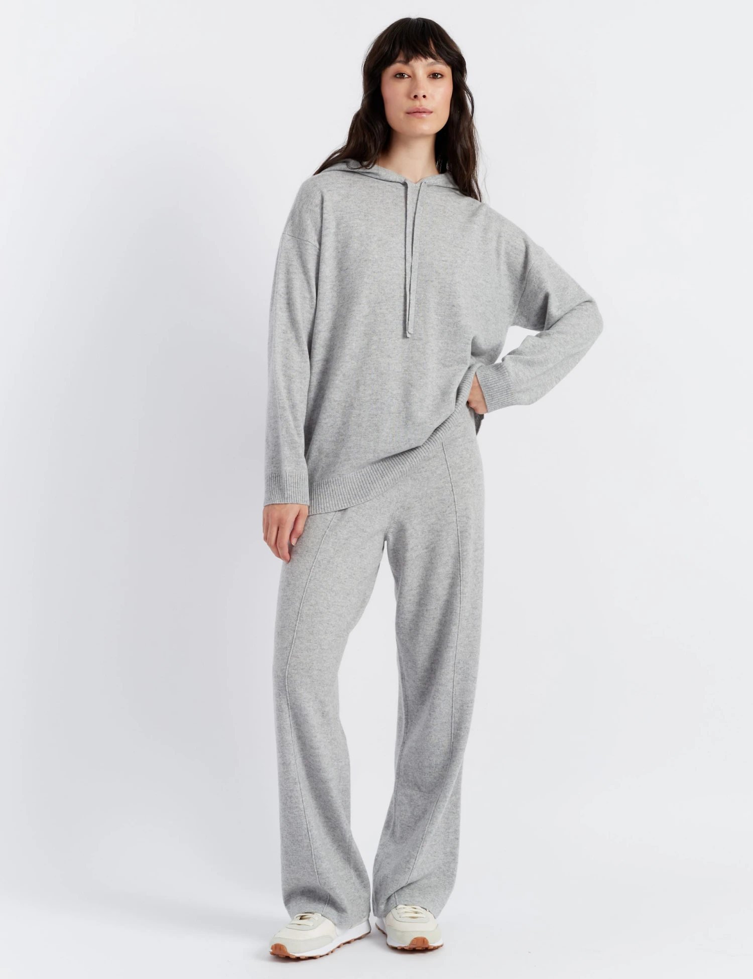 CHINTI & PARKER Wool Rich Wide Leg Relaxed Joggers With Cashmere 1 CHINTI & PARKER Wool Rich Wide Leg Relaxed Joggers With Cashmere