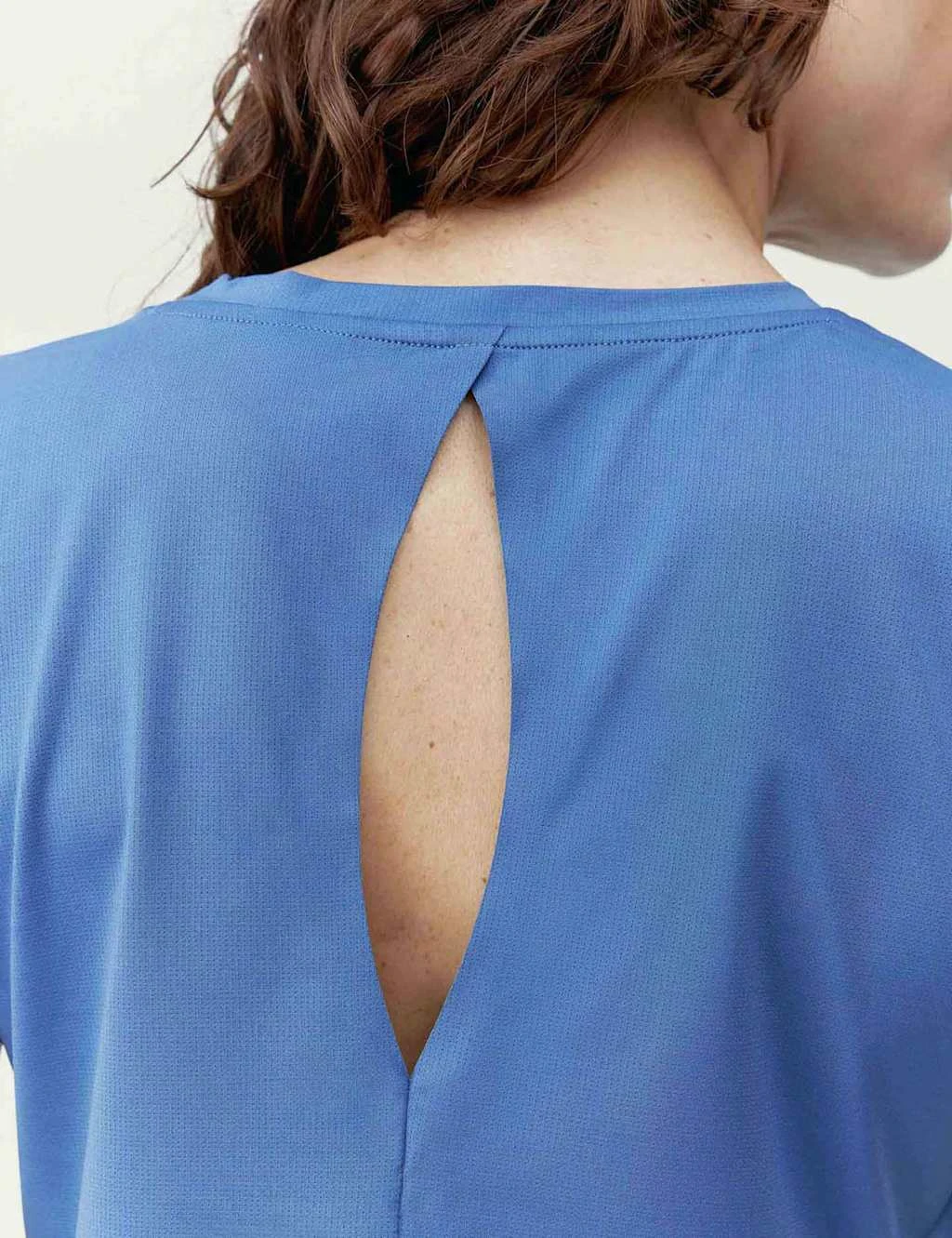 Born Aina Crew Neck Cutout Detail Sports T-Shirt 7 Born Aina Crew Neck Cutout Detail Sports T-Shirt - Image 7