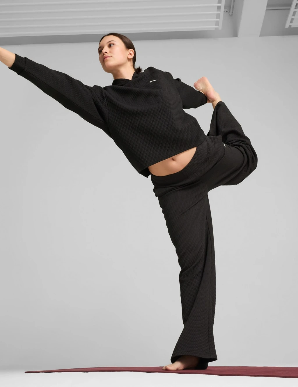 Puma Q4 Studio Cotton Blend Textured Hoodie 17 Puma Q4 Studio Cotton Blend Textured Hoodie - Image 17