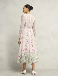 Silk Rich Floral V-Neck Midi Skater Dress 31 Silk Rich Floral V-Neck Midi Skater Dress -Marksandspencer Sale Store silk rich floral v neck midi skater dress 15