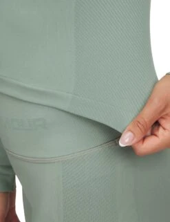 Under Armour Vanish Seamless LS -Marksandspencer Sale Store vanish square neck crop top 1