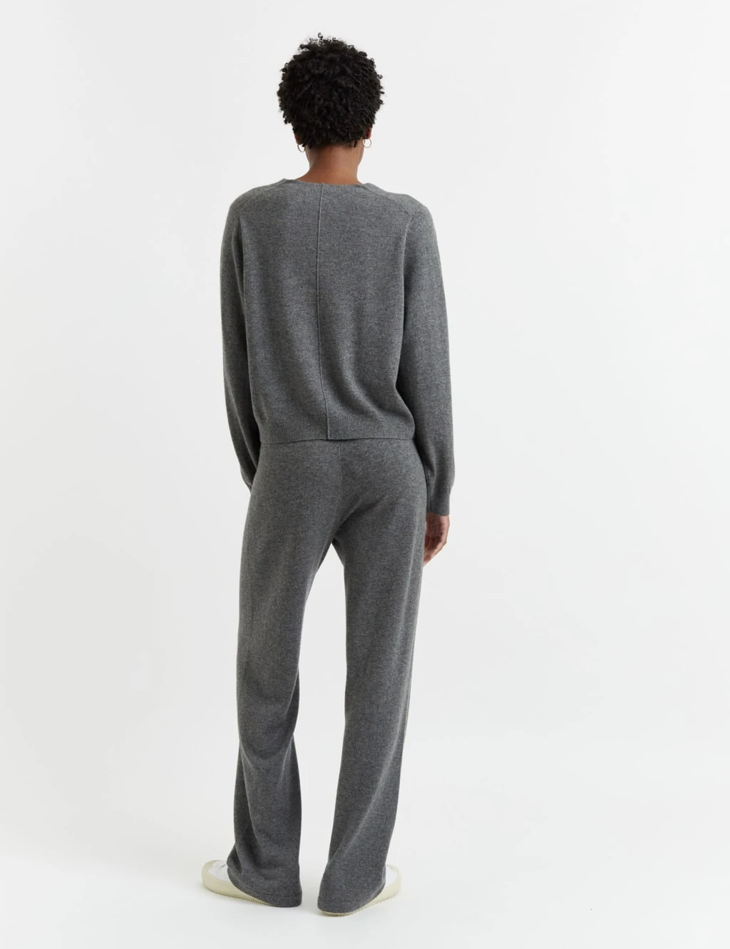 CHINTI & PARKER Wool Rich Wide Leg Relaxed Joggers With Cashmere 16 CHINTI & PARKER Wool Rich Wide Leg Relaxed Joggers With Cashmere - Image 16