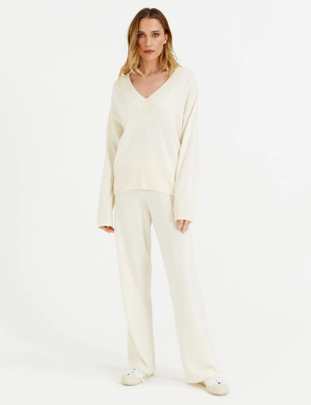 CHINTI & PARKER Wool Rich Wide Leg Relaxed Joggers With Cashmere 20 CHINTI & PARKER Wool Rich Wide Leg Relaxed Joggers With Cashmere - Image 20
